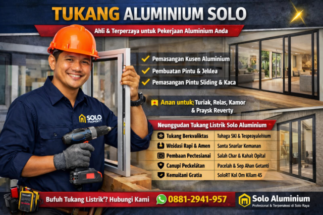 Smiling aluminum worker with orange helmet installing a sliding aluminum door in front of a modern home; company branding visible on his blue uniform and a red banner advertises services.
